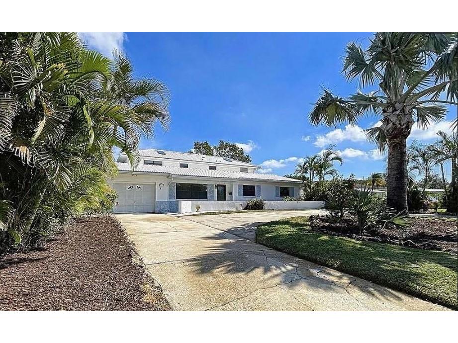 2945 68th Street N Saint Petersburg FL 33710 U8225325 image1