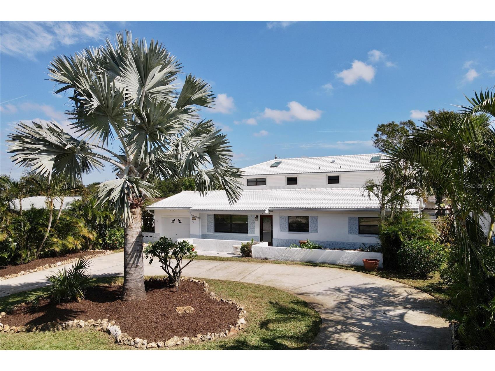 2945 68th Street N Saint Petersburg FL 33710 TB8468091 image1