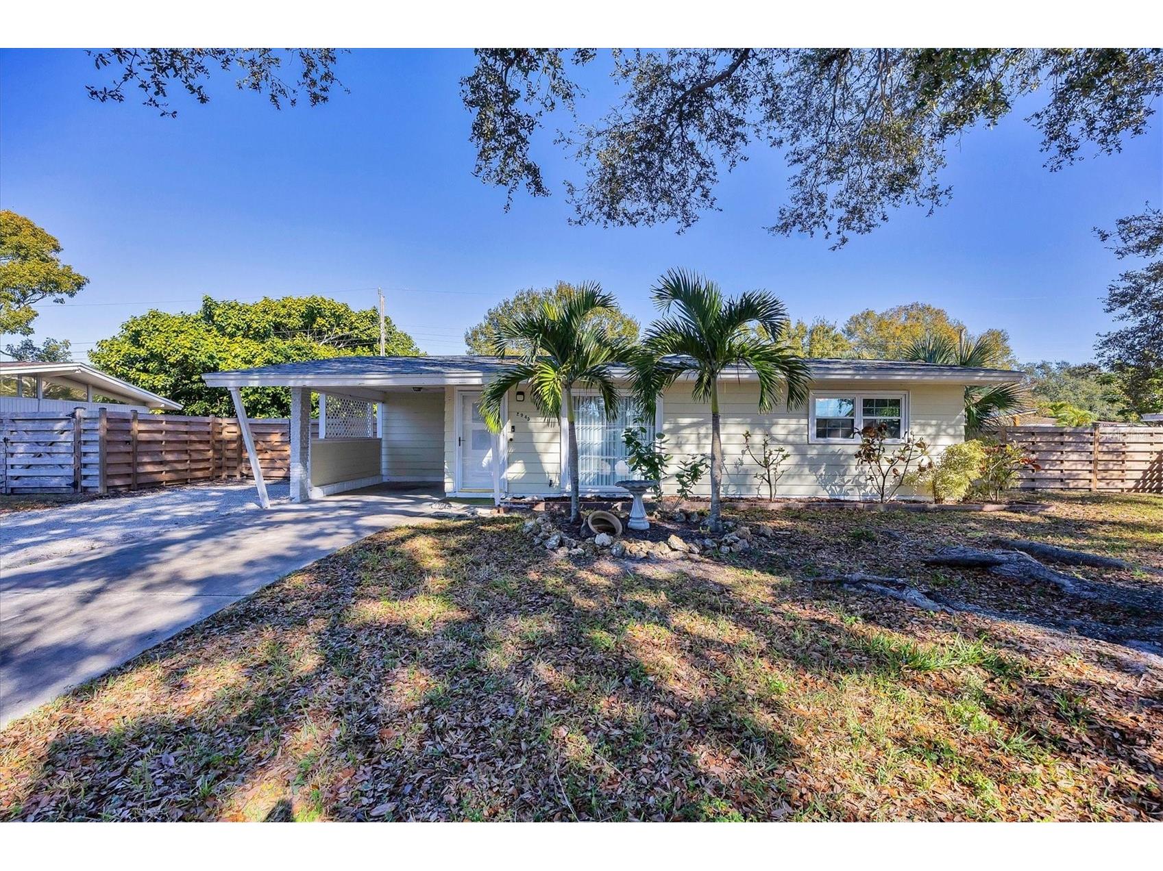 2945 Michigan Street Sarasota FL 34237 A4677080 image1