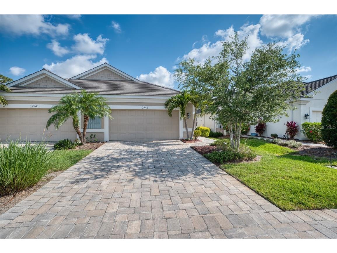 2945 Trustee Avenue Sarasota FL 34243 A4651551 image1