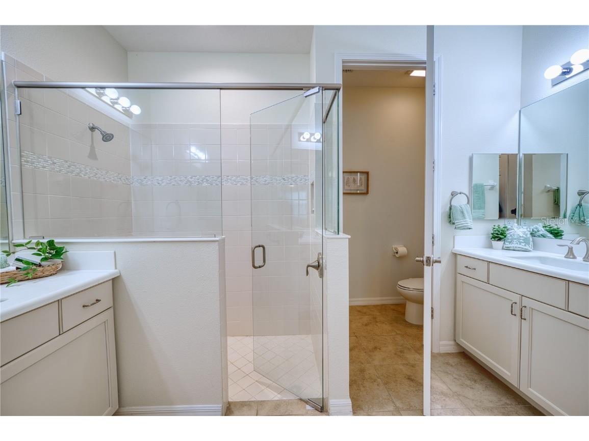 2945 Trustee Avenue Sarasota FL 34243 A4651551 image16