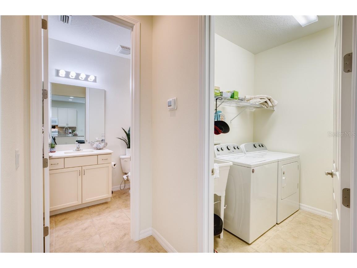 2945 Trustee Avenue Sarasota FL 34243 A4651551 image18