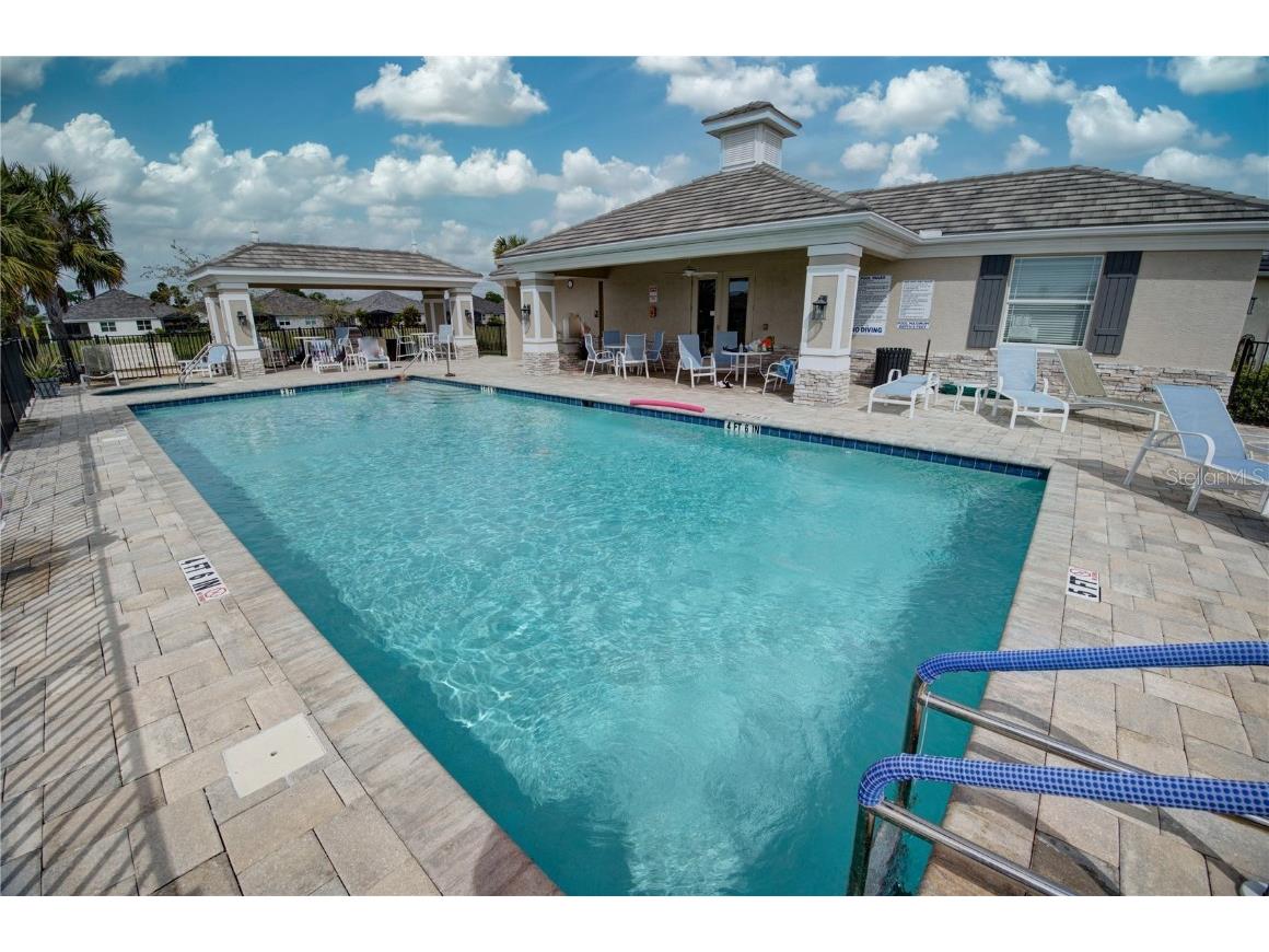 2945 Trustee Avenue Sarasota FL 34243 A4651551 image36