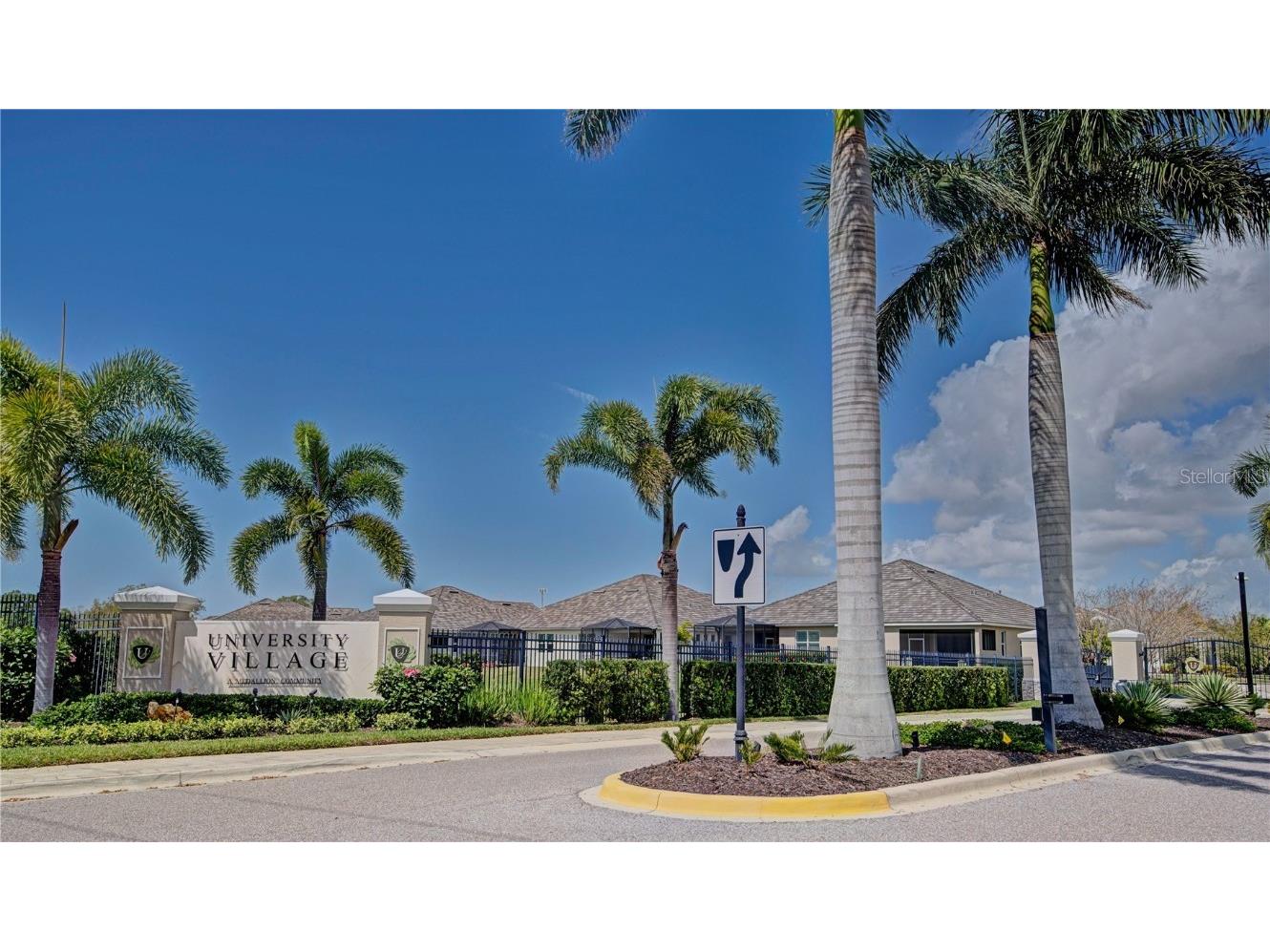 2945 Trustee Avenue Sarasota FL 34243 A4651551 image40