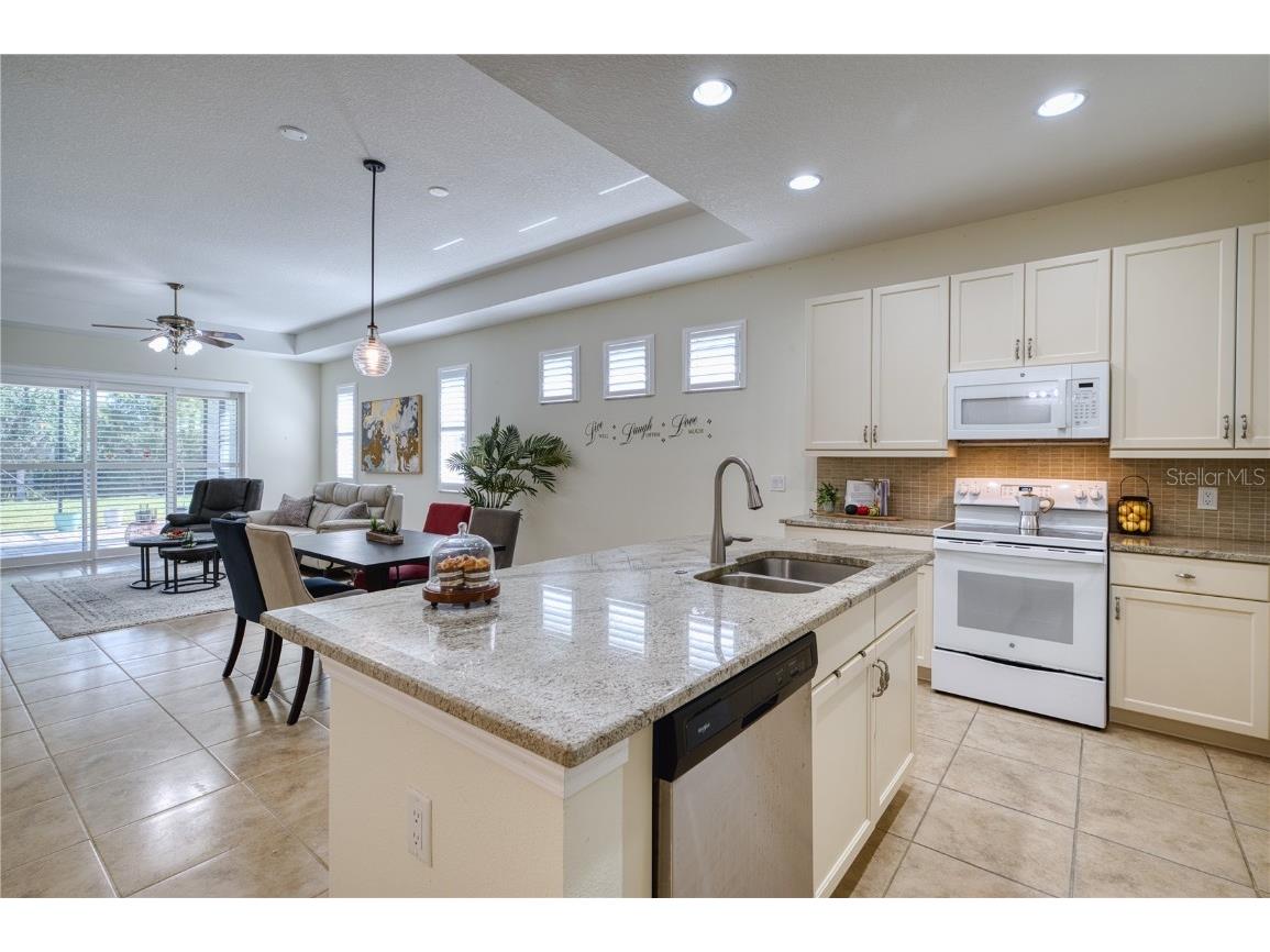 2945 Trustee Avenue Sarasota FL 34243 A4651551 image8