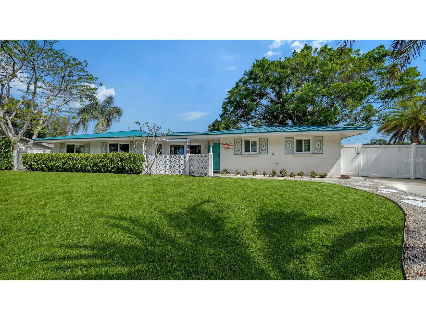 2945 Upper Tangelo Drive Sarasota FL 34239 A4690742 image1