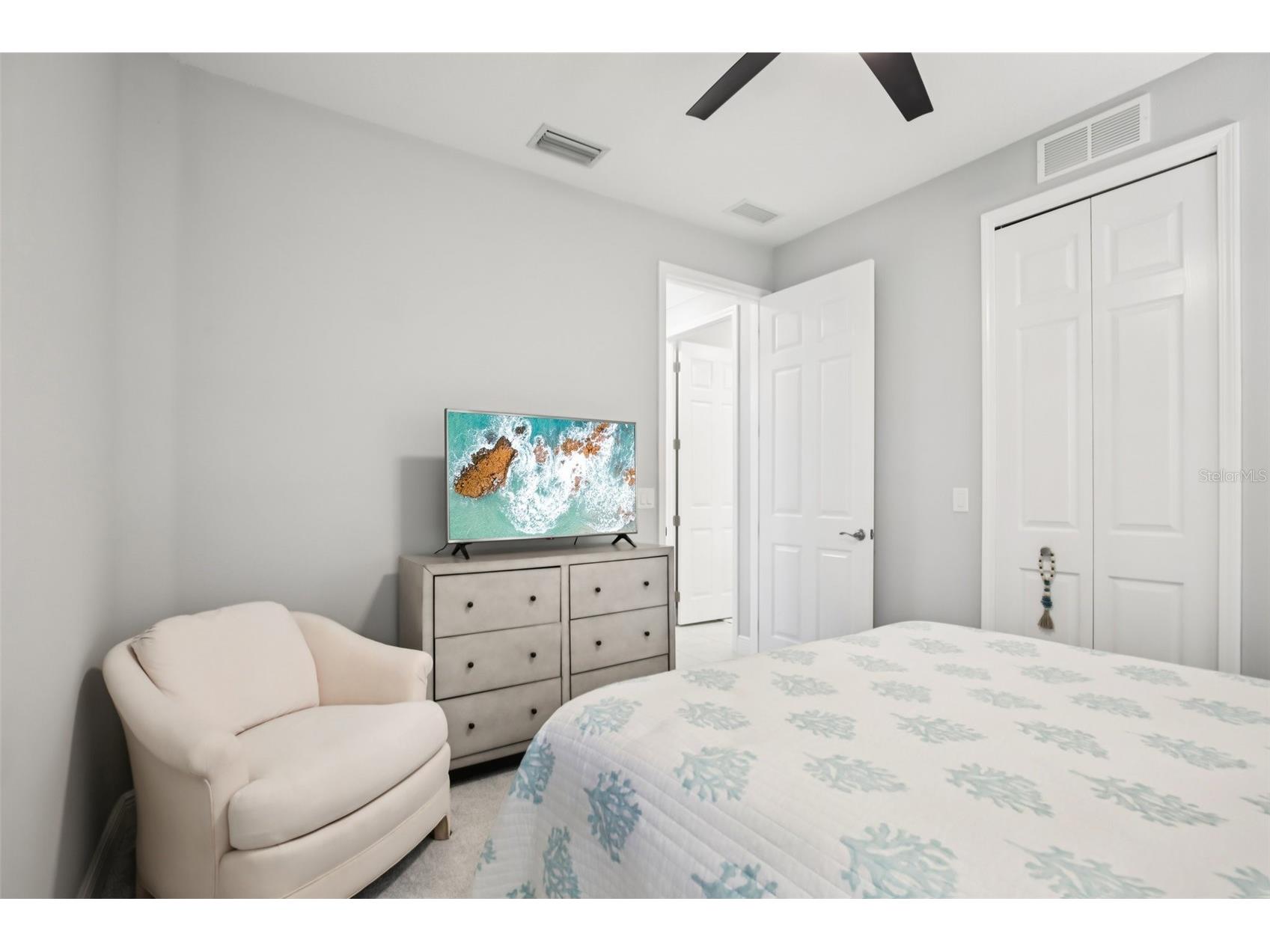 2946 Trustee Avenue Sarasota FL 34243 A4685262 image16