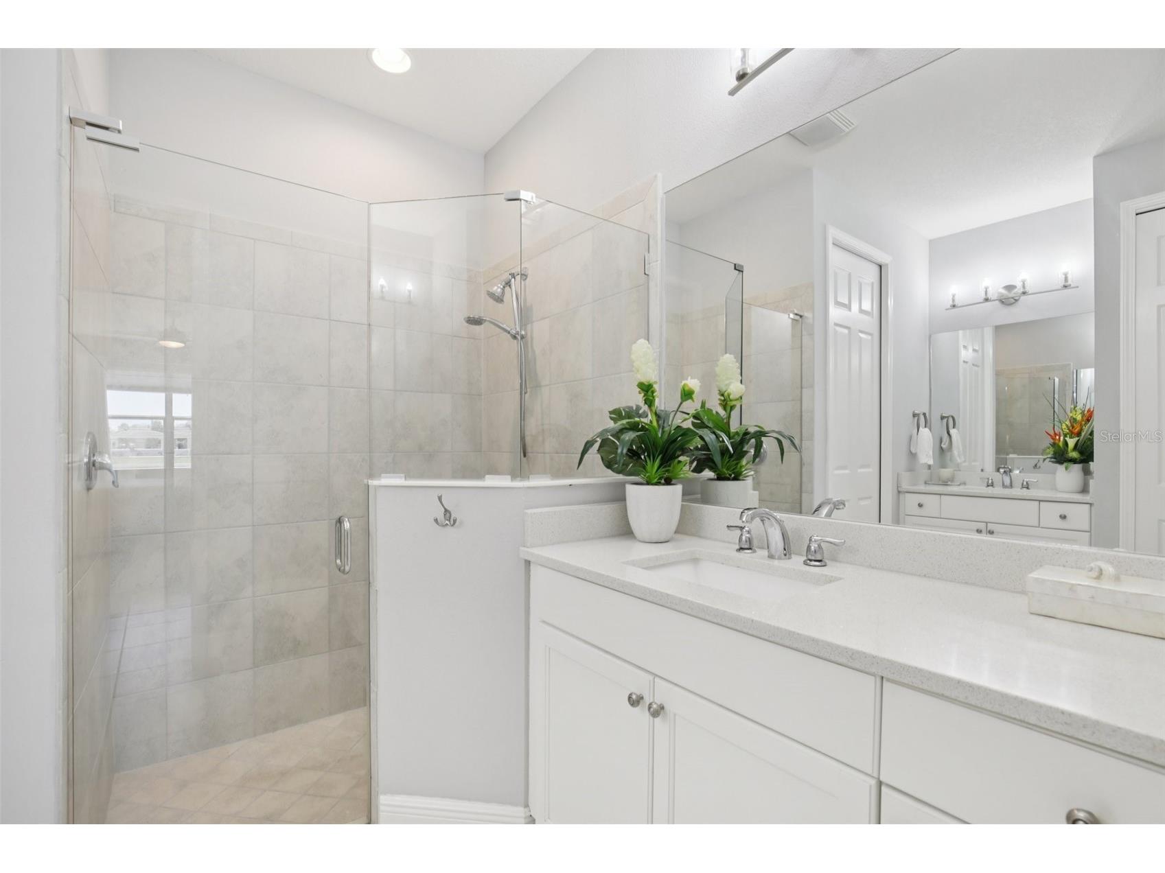 2946 Trustee Avenue Sarasota FL 34243 A4685262 image20