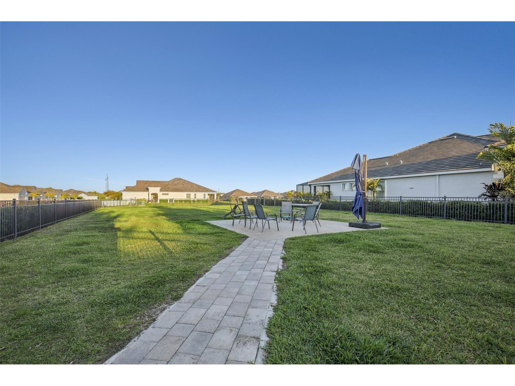 2946 Trustee Avenue Sarasota FL 34243 A4685262 image28