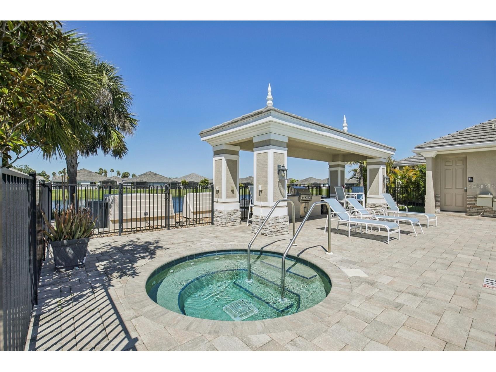 2946 Trustee Avenue Sarasota FL 34243 A4685262 image32