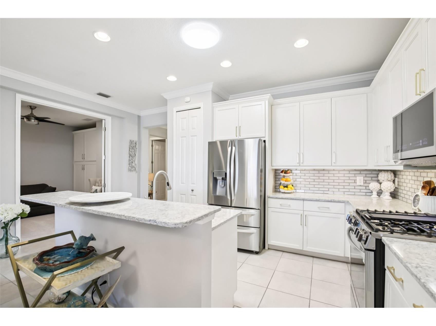 2946 Trustee Avenue Sarasota FL 34243 A4685262 image7