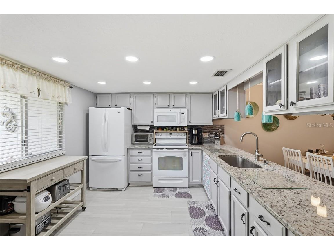 2948 Bancroft Circle E #B Palm Harbor FL 34683 TB8460313 image6