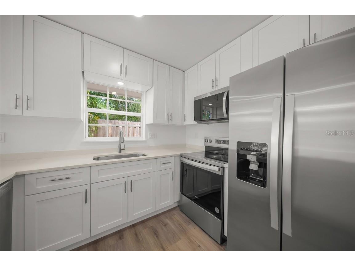 2949 Bougainvillea Street Sarasota FL 34239 A4667837 image11