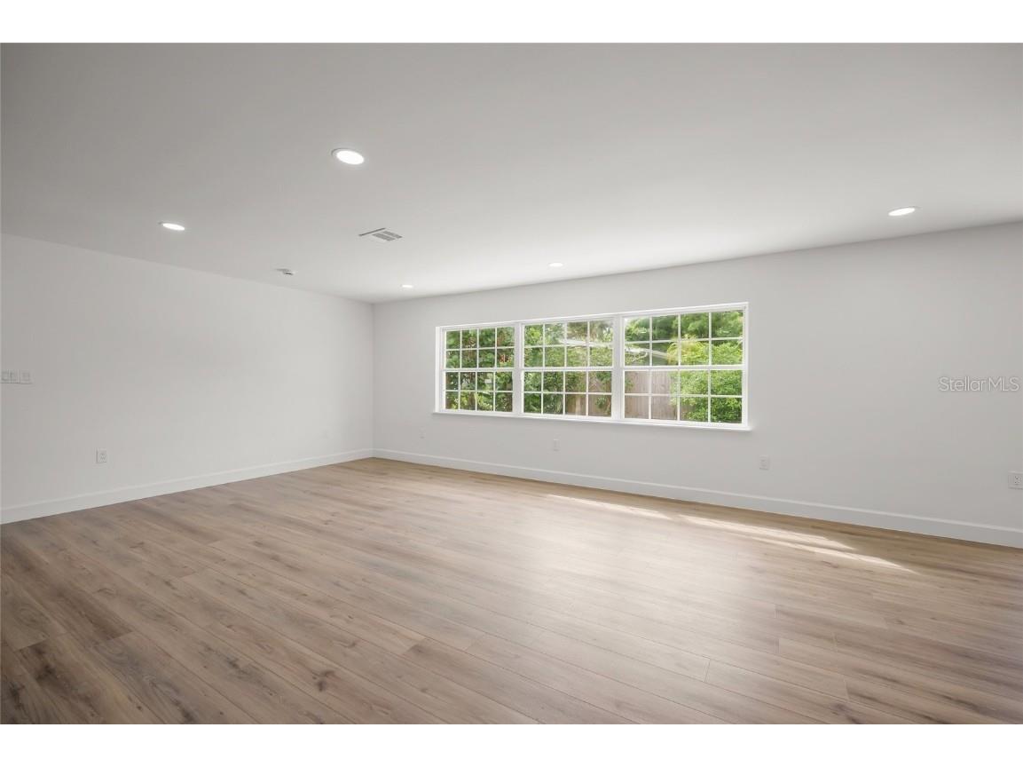 2949 Bougainvillea Street Sarasota FL 34239 A4667837 image14