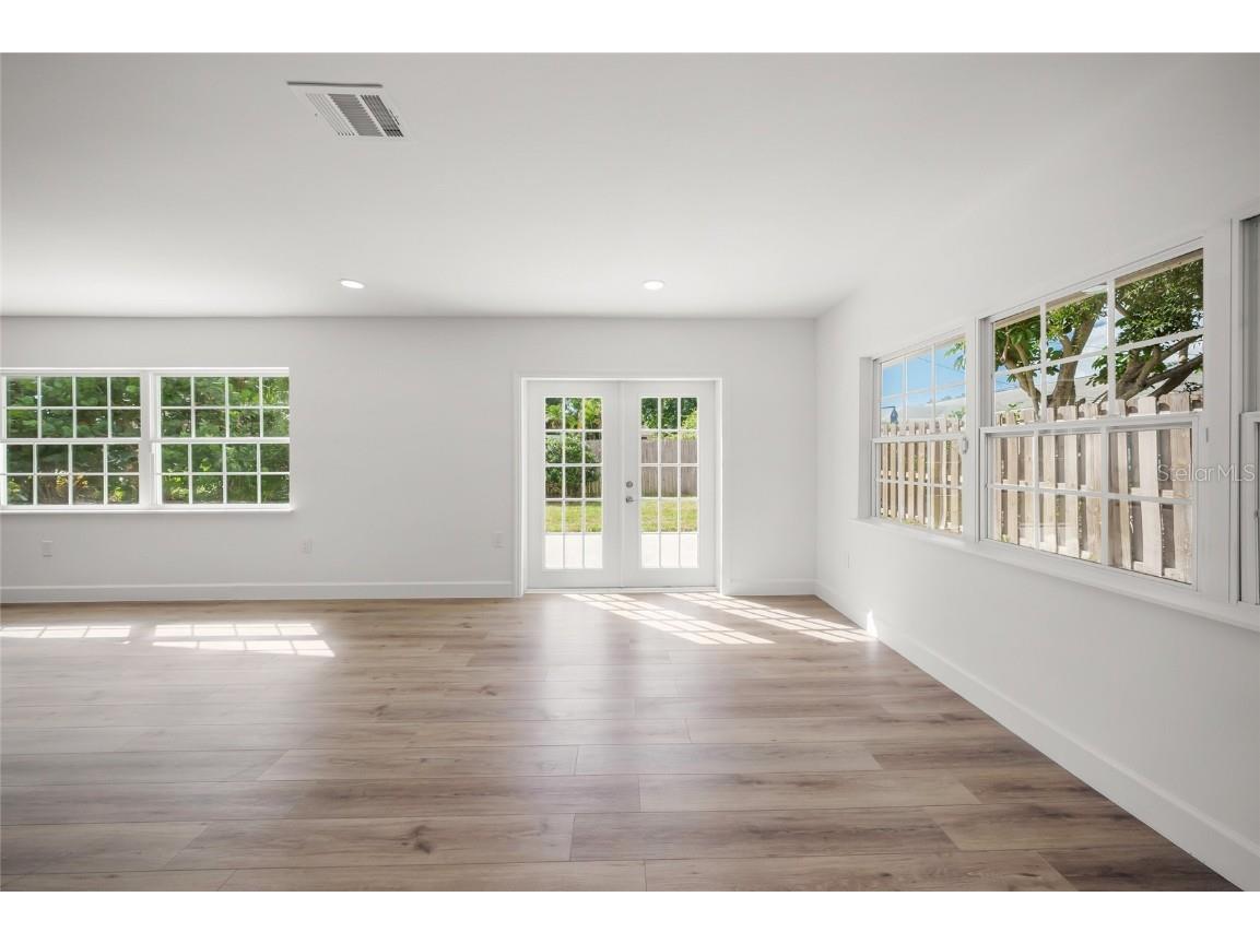 2949 Bougainvillea Street Sarasota FL 34239 A4667837 image15