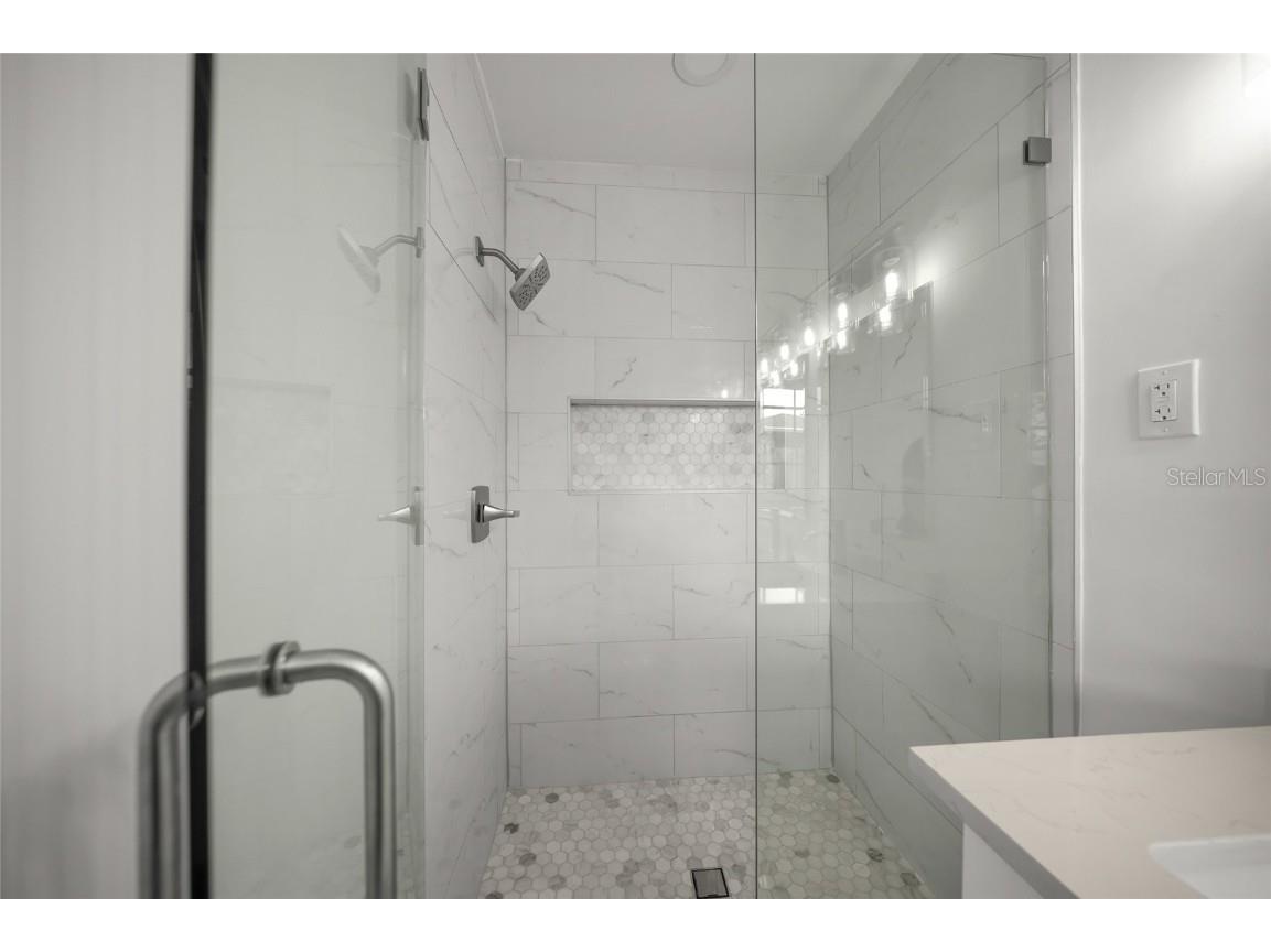 2949 Bougainvillea Street Sarasota FL 34239 A4667837 image21