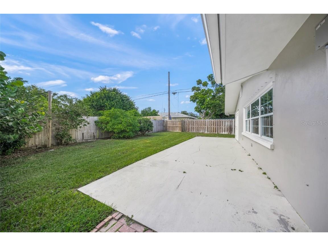 2949 Bougainvillea Street Sarasota FL 34239 A4667837 image27