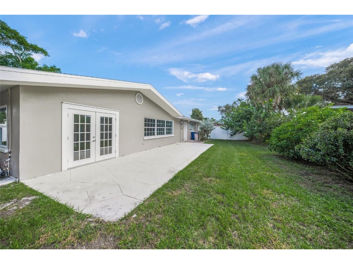 2949 Bougainvillea Street Sarasota FL 34239 A4667837 image28