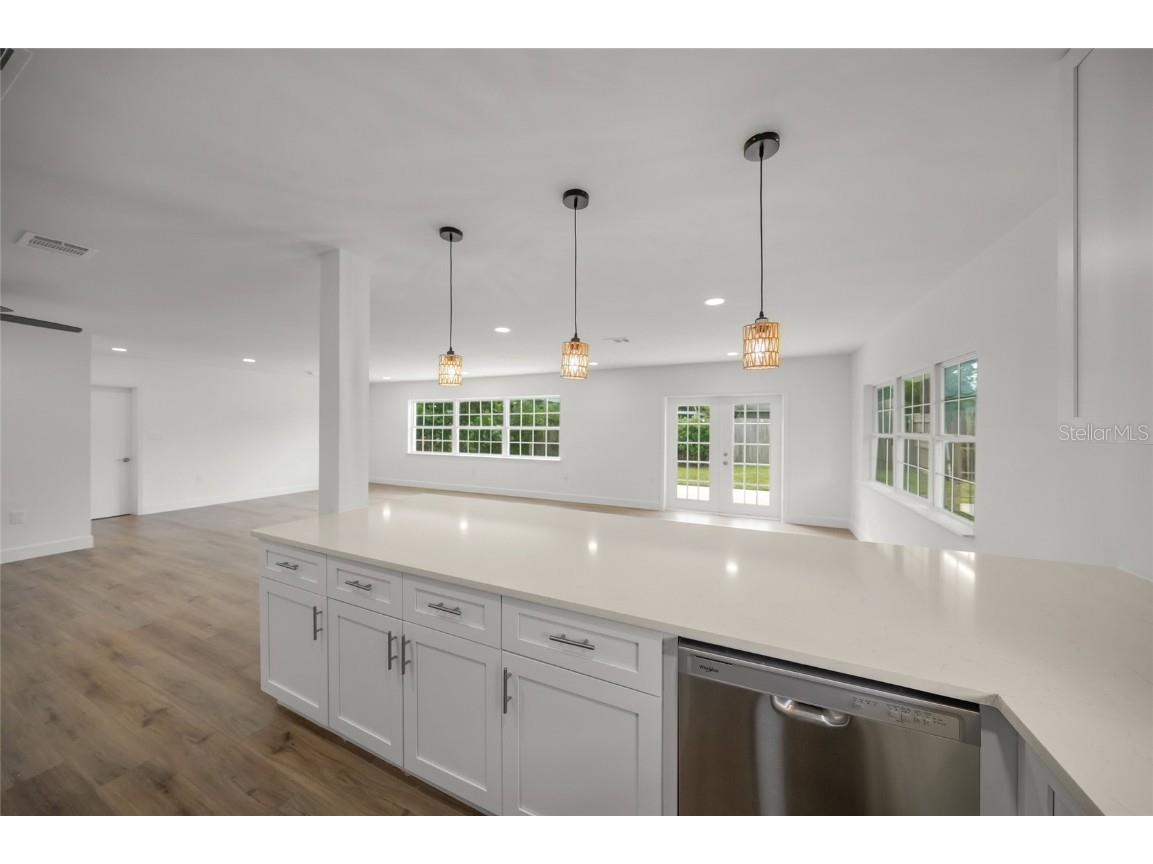 2949 Bougainvillea Street Sarasota FL 34239 A4667837 image4