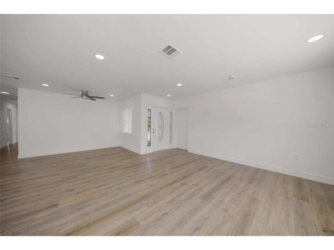 2949 Bougainvillea Street Sarasota FL 34239 A4667837 image6