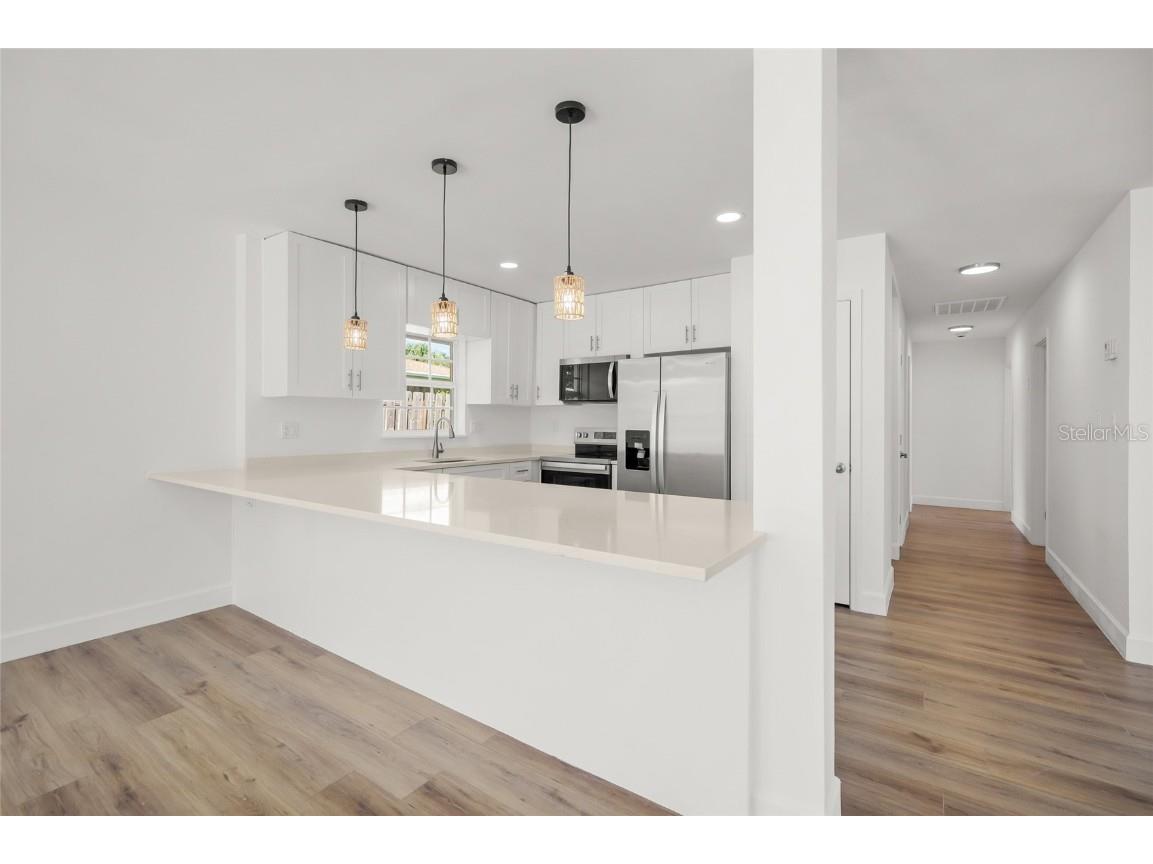 2949 Bougainvillea Street Sarasota FL 34239 A4667837 image7