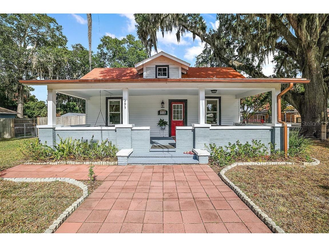 295 E Lake Street Umatilla FL 32784 G5075409 image1