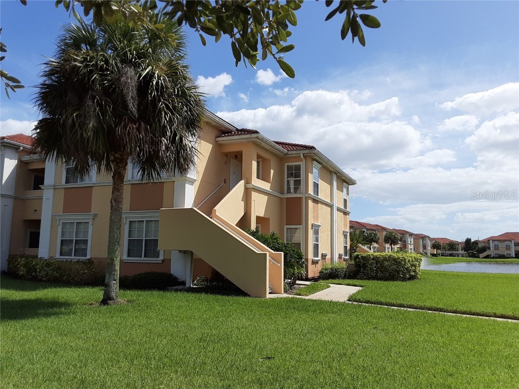 2950 Viscaya Place #204 Sarasota FL 34237 A4616943 image1