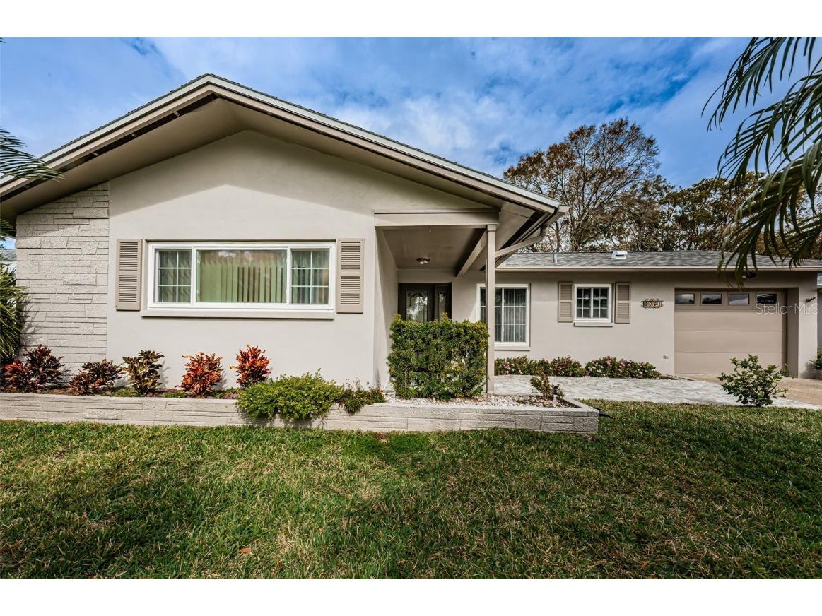 2951 Briar Cliff Drive Palm Harbor FL 34684 U8229854 image1