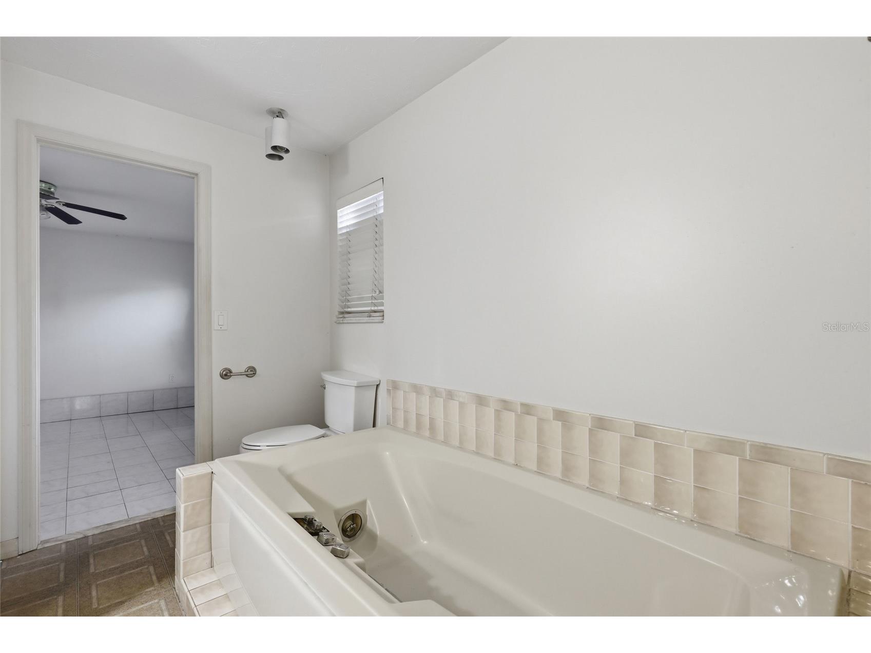 2951 Gocio Road Extension Sarasota FL 34235 A4698704 image21