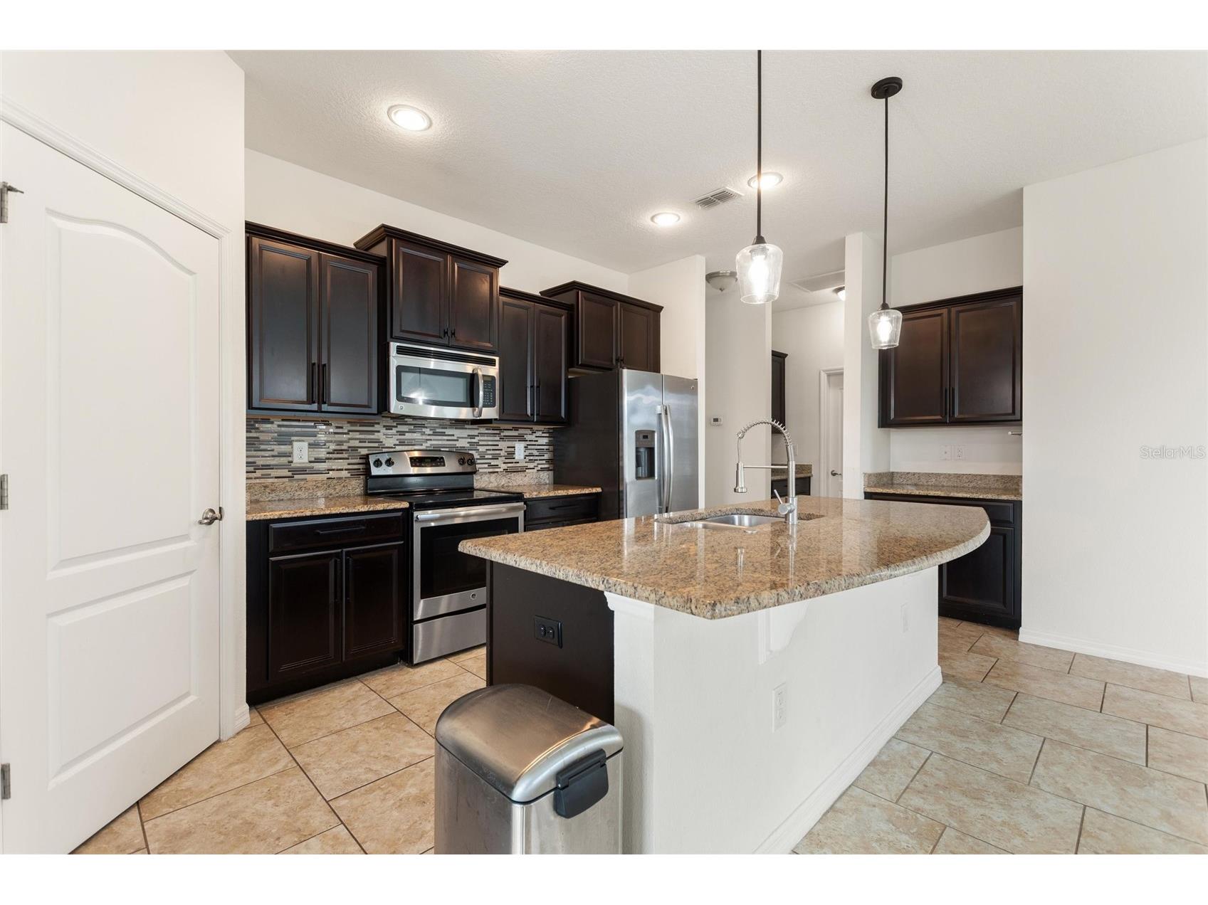 2951 Top Water Way Kissimmee FL 34746 - LAKE TOHO O6412467 image23