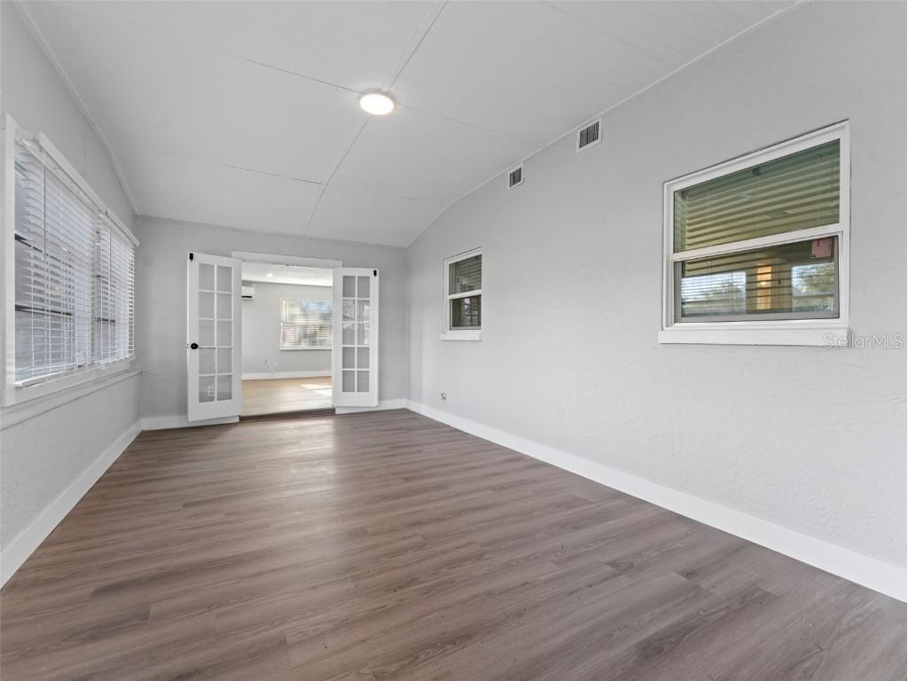 2952 Webley Drive Largo FL 33771 TB8419413 image32