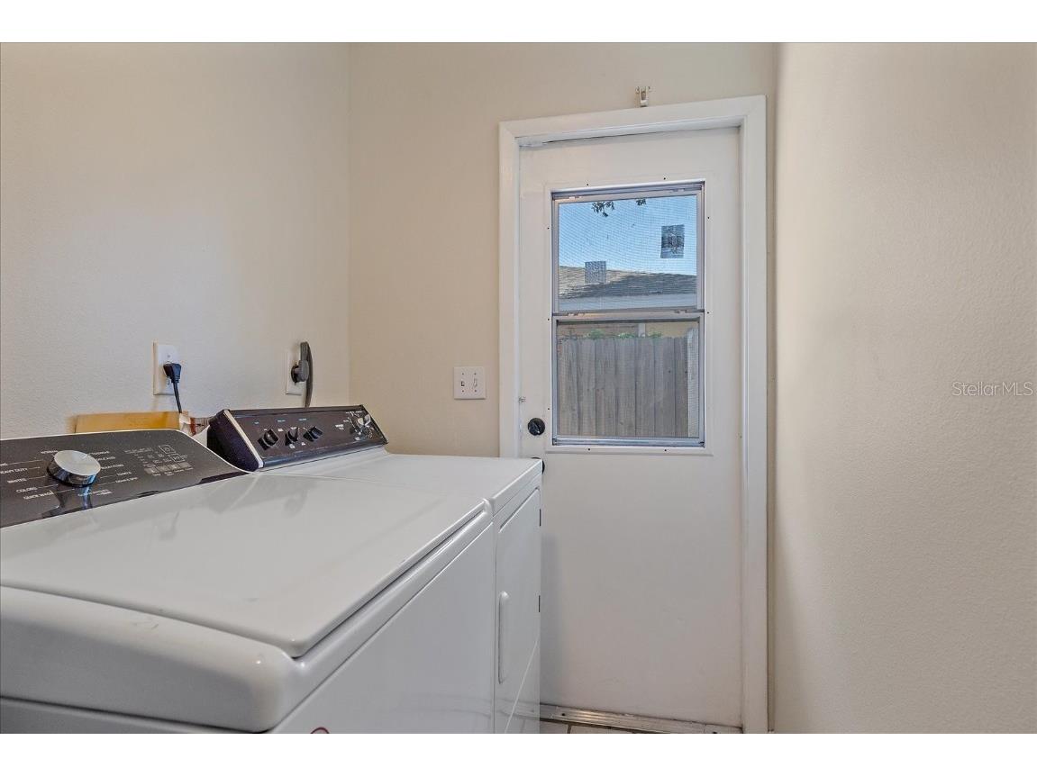 2953 Oak Street Sarasota FL 34237 A4654038 image18