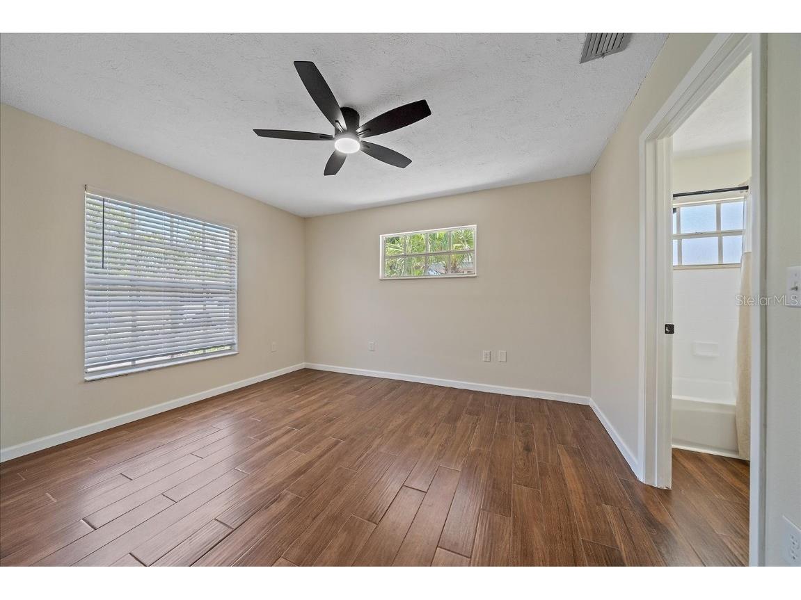 2953 Oak Street Sarasota FL 34237 A4654038 image19