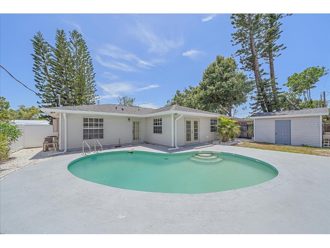 2953 Oak Street Sarasota FL 34237 A4654038 image2