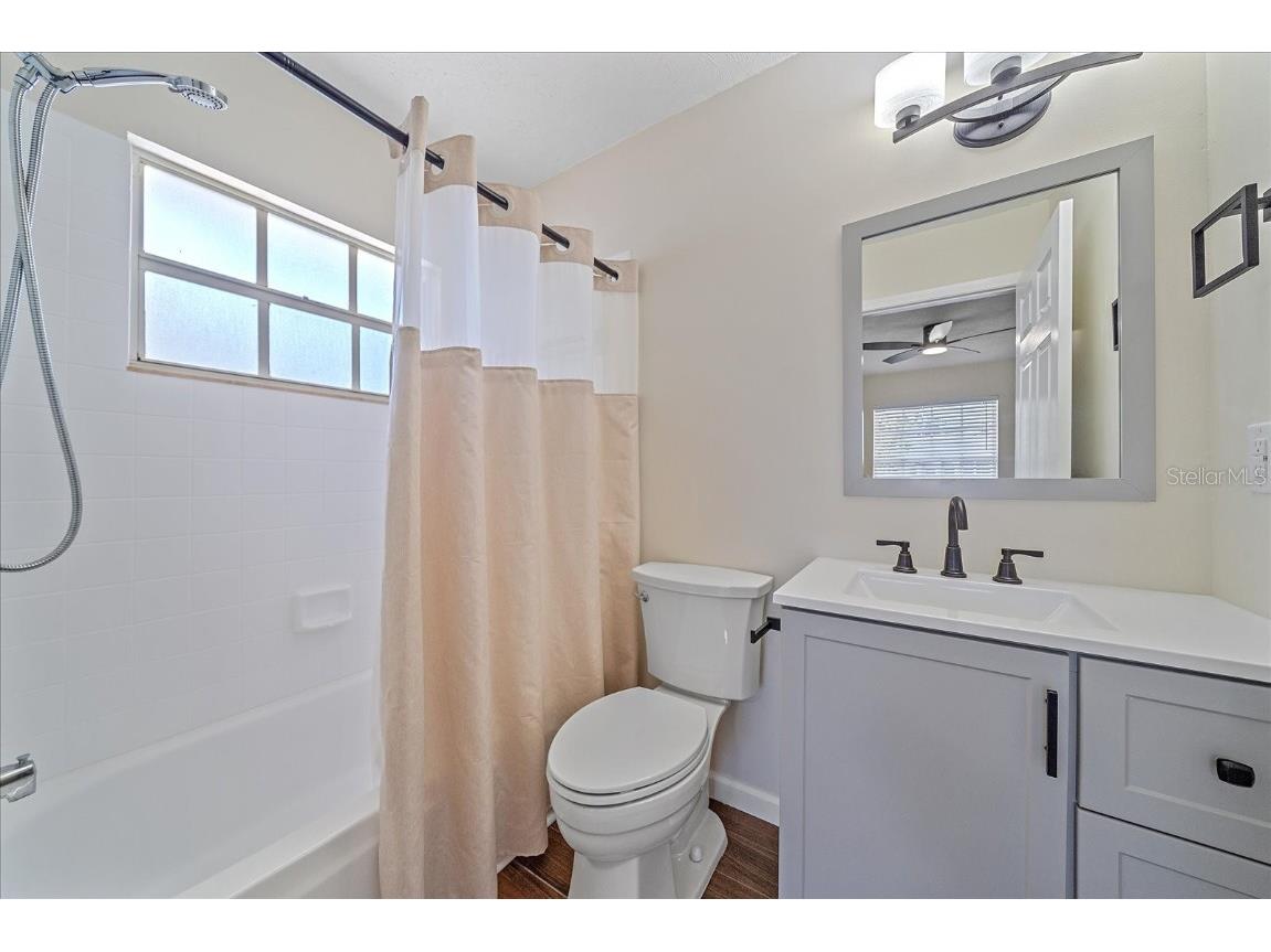 2953 Oak Street Sarasota FL 34237 A4654038 image23