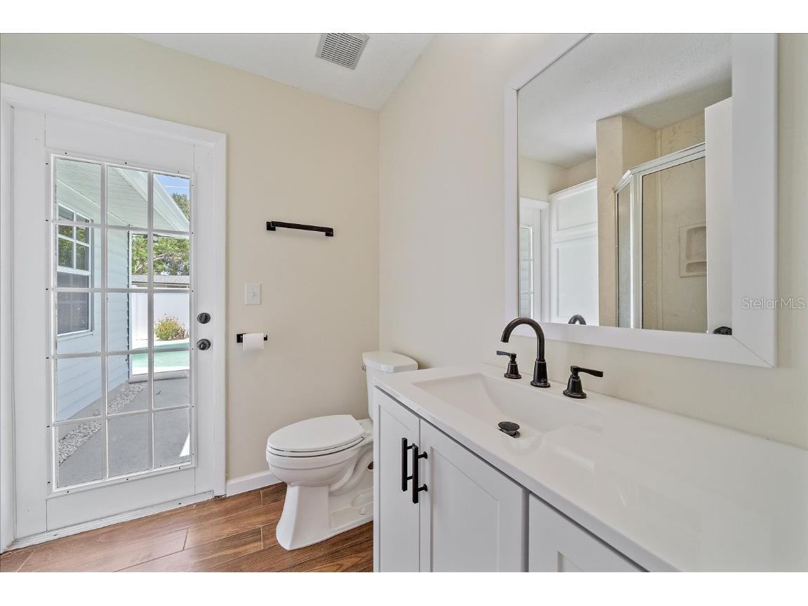 2953 Oak Street Sarasota FL 34237 A4654038 image27