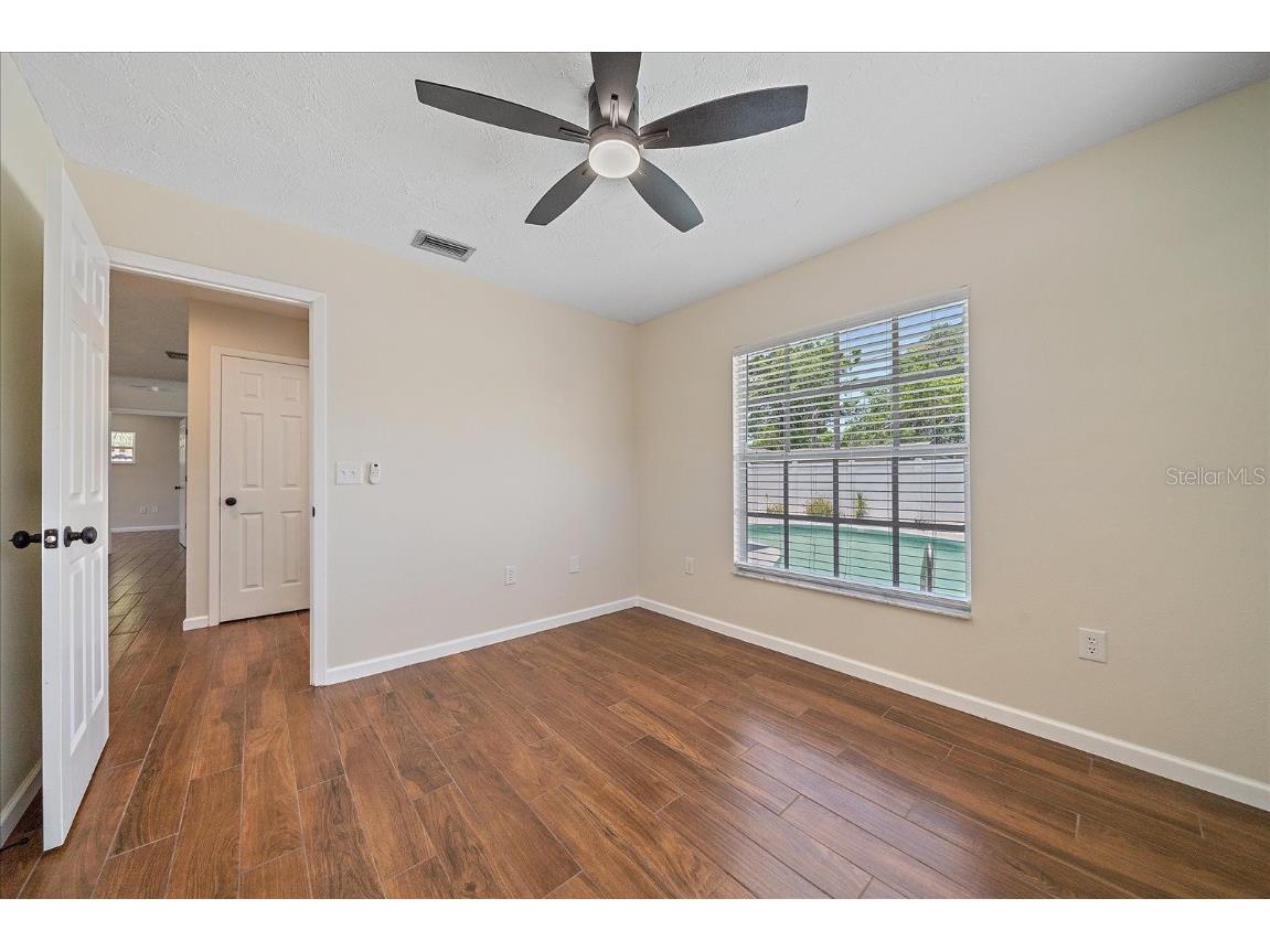 2953 Oak Street Sarasota FL 34237 A4654038 image30