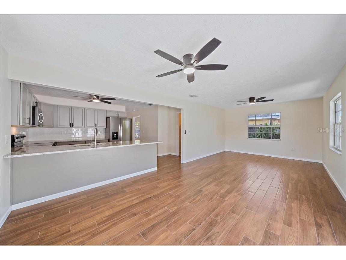 2953 Oak Street Sarasota FL 34237 A4654038 image8