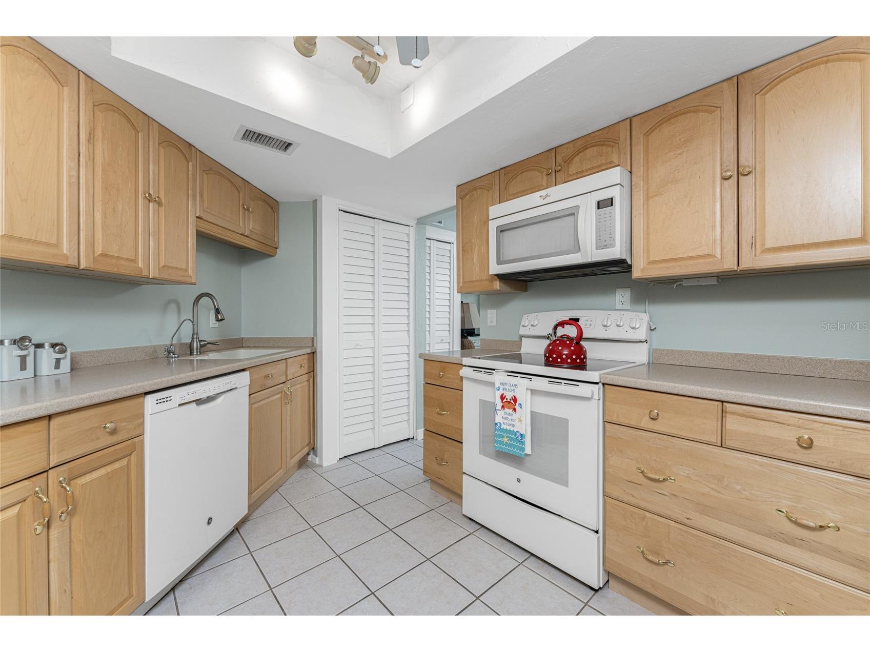 2955 N Beach Road #E122 Englewood FL 34223 - GULF OF MEXICO & LEMON BAY D6146907 image13