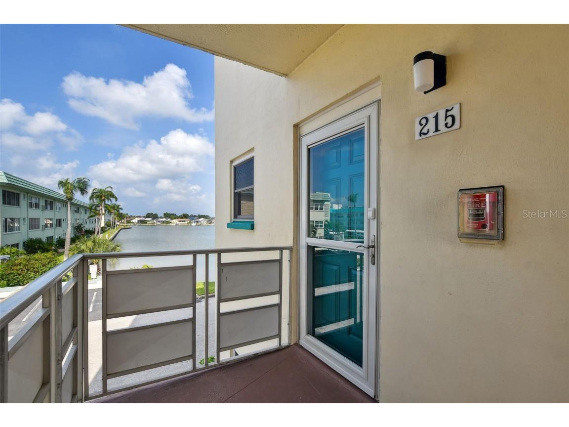 2960 59th Street S #215 Gulfport FL 33707 - BOCA CIEGA BAY U8211676 image1