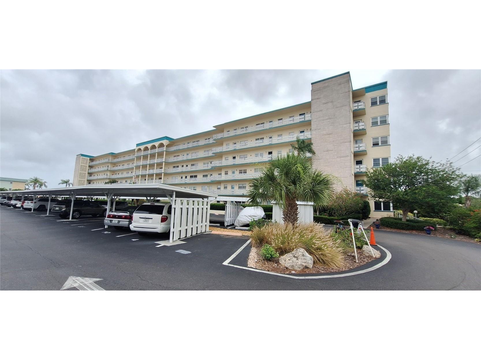 2960 59th Street S #407 Gulfport FL 33707 - BOCA CIEGA BAY U8243622 image1