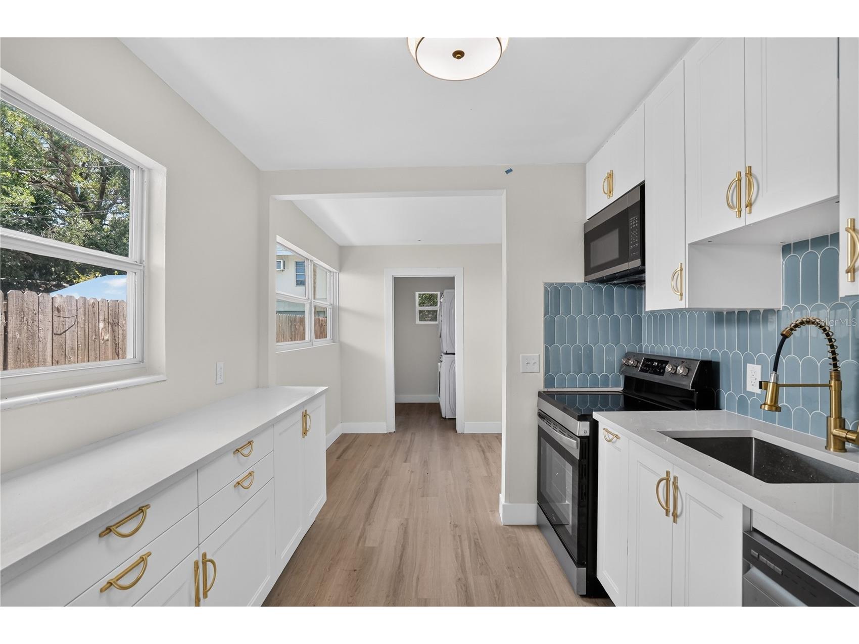 2960 Emerson Avenue S Saint Petersburg FL 33712 TB8528646 image6