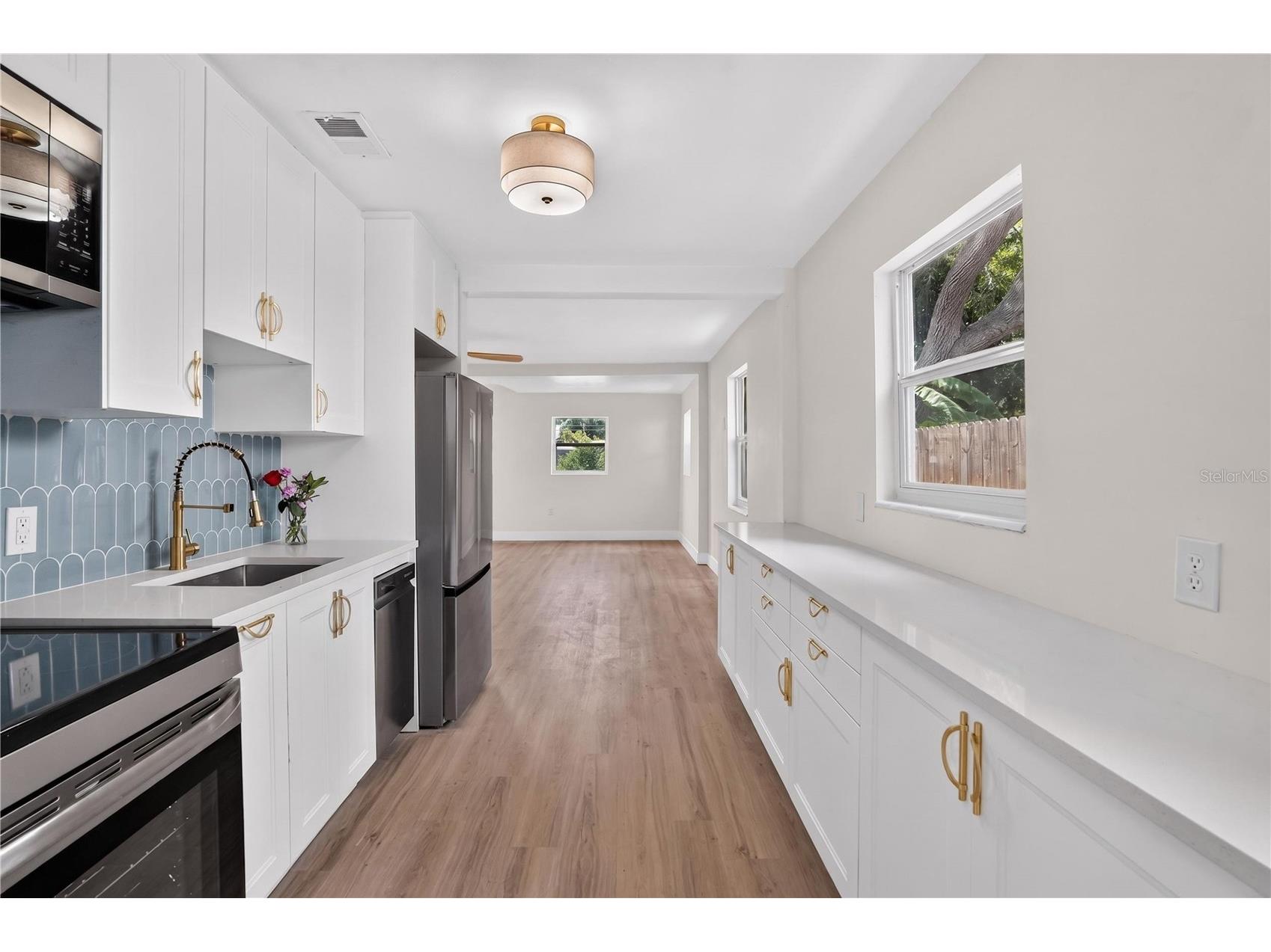 2960 Emerson Avenue S Saint Petersburg FL 33712 TB8528646 image9