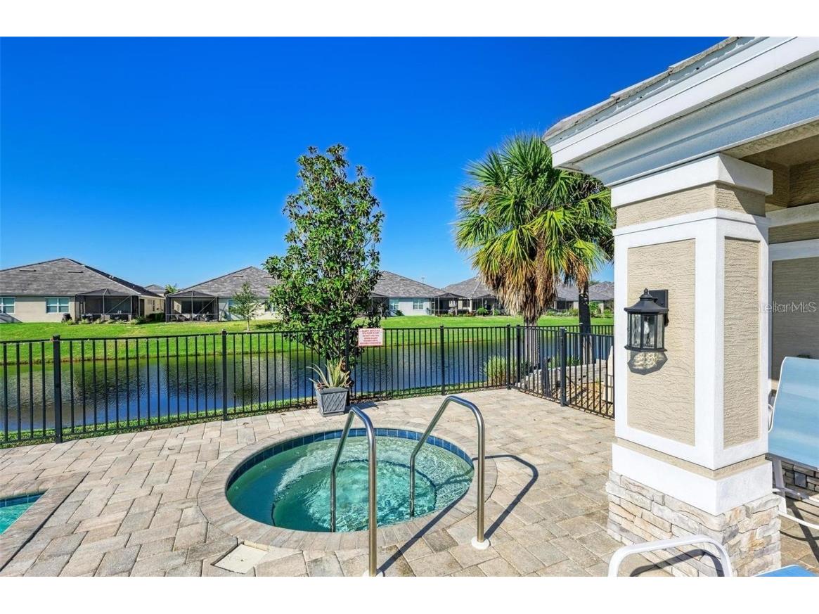 2965 Trustee Avenue Sarasota FL 34243 A4666393 image32