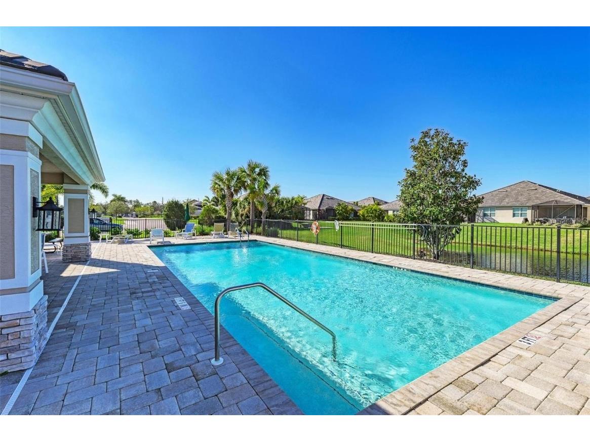 2965 Trustee Avenue Sarasota FL 34243 A4666393 image34