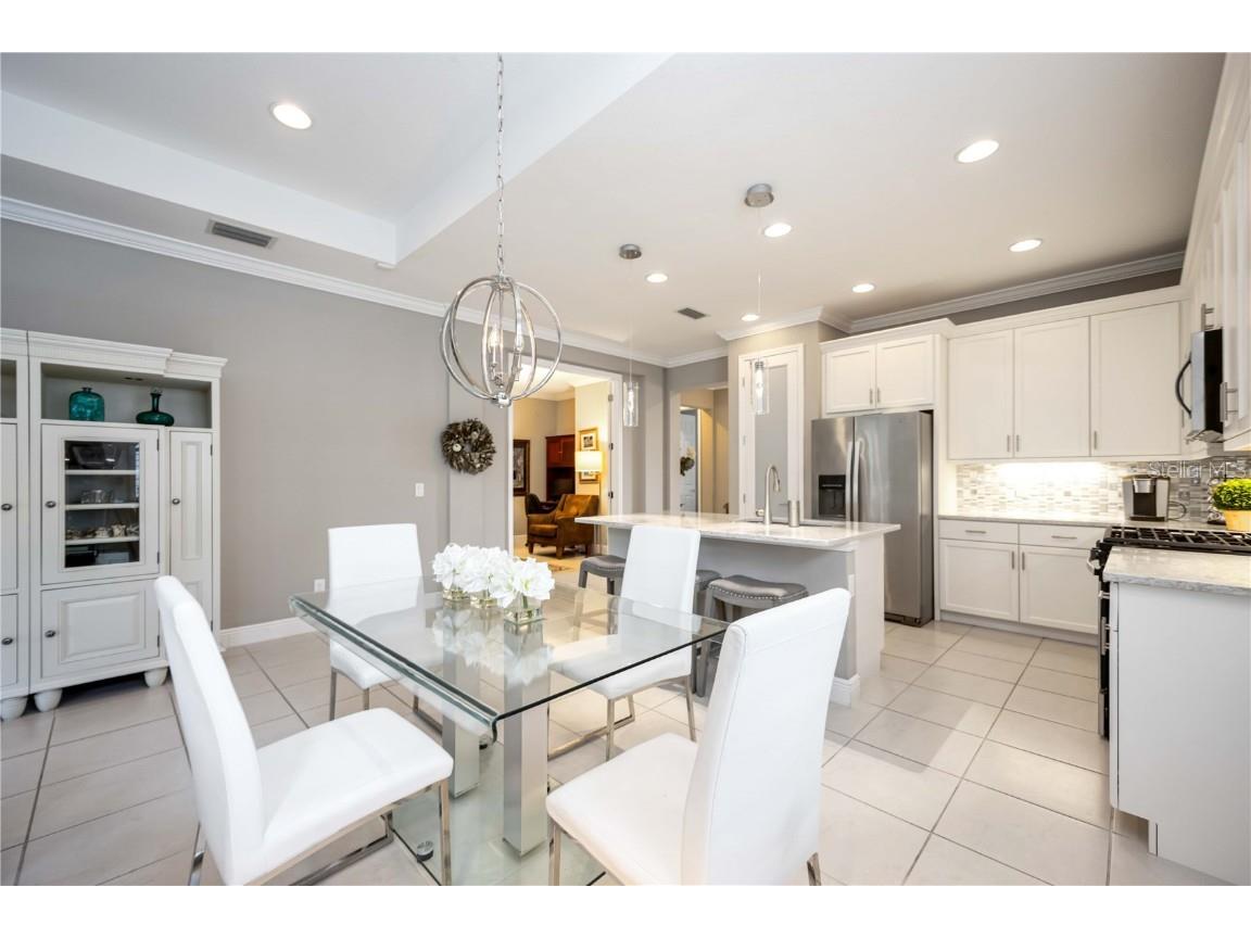 2965 Trustee Avenue Sarasota FL 34243 A4666393 image9