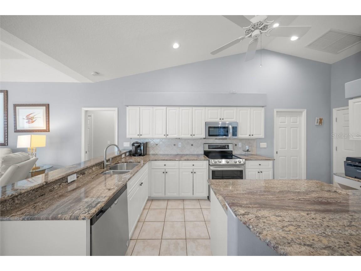 2973 Seasons Boulevard Sarasota FL 34240 A4665969 image18