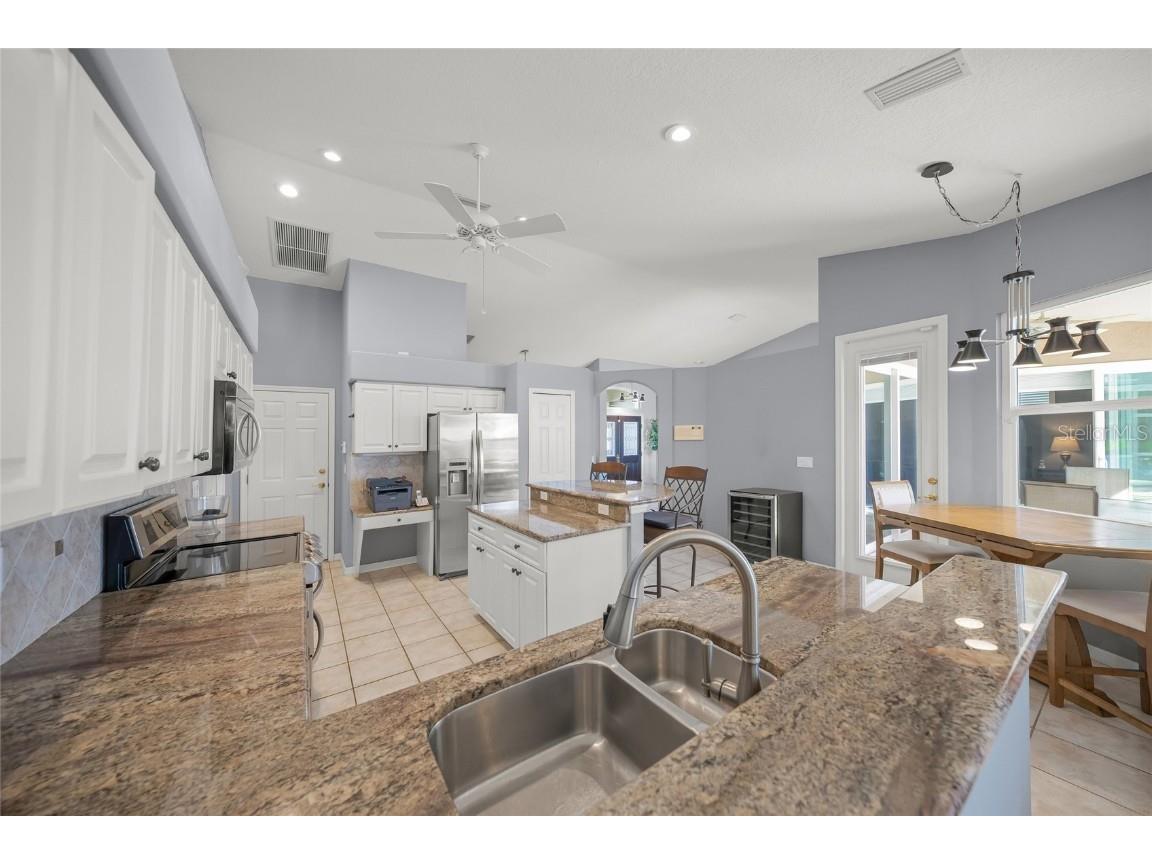 2973 Seasons Boulevard Sarasota FL 34240 A4665969 image19