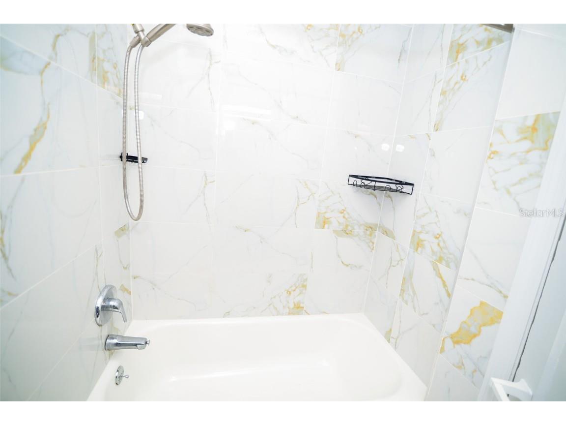 298 NW 104th Street Miami FL 33150 O6329861 image16