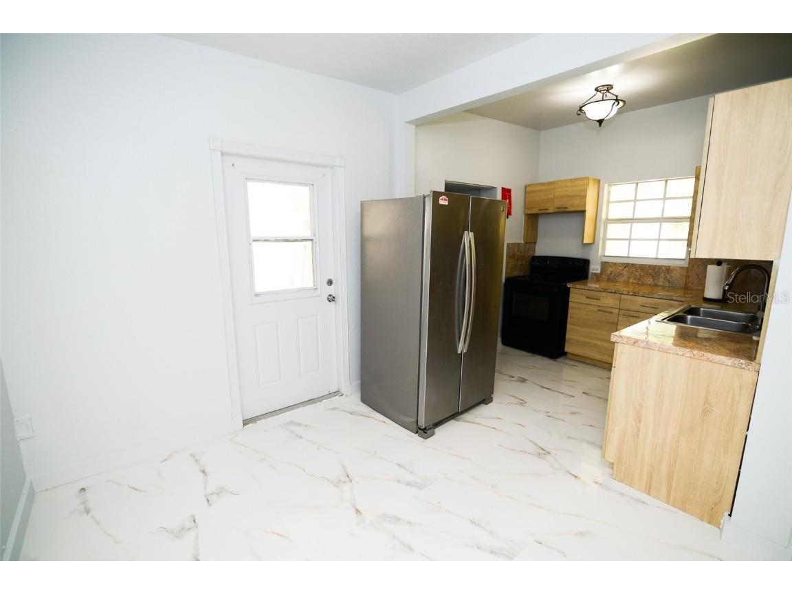 298 NW 104th Street Miami FL 33150 O6329861 image24